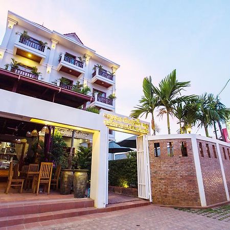 Kingfisher Angkor Hotel Сием Реап Екстериор снимка