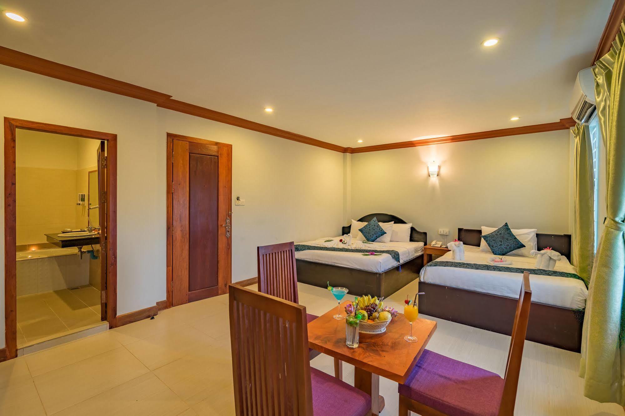 Kingfisher Angkor Hotel Сием Реап Екстериор снимка