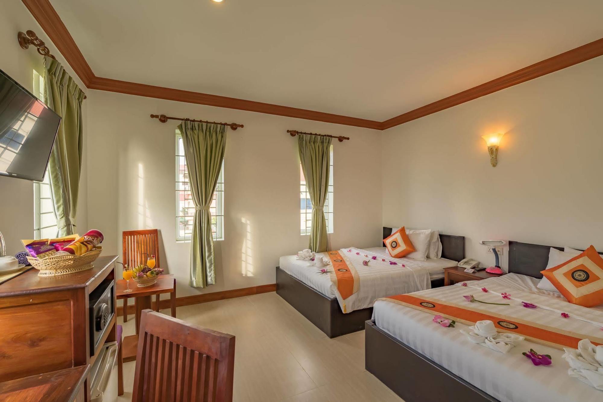 Kingfisher Angkor Hotel Сием Реап Екстериор снимка
