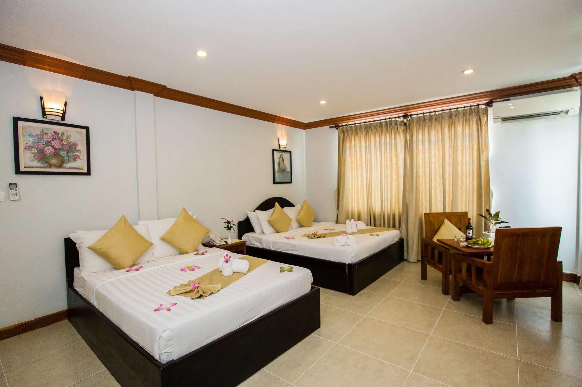 Kingfisher Angkor Hotel Сием Реап Екстериор снимка
