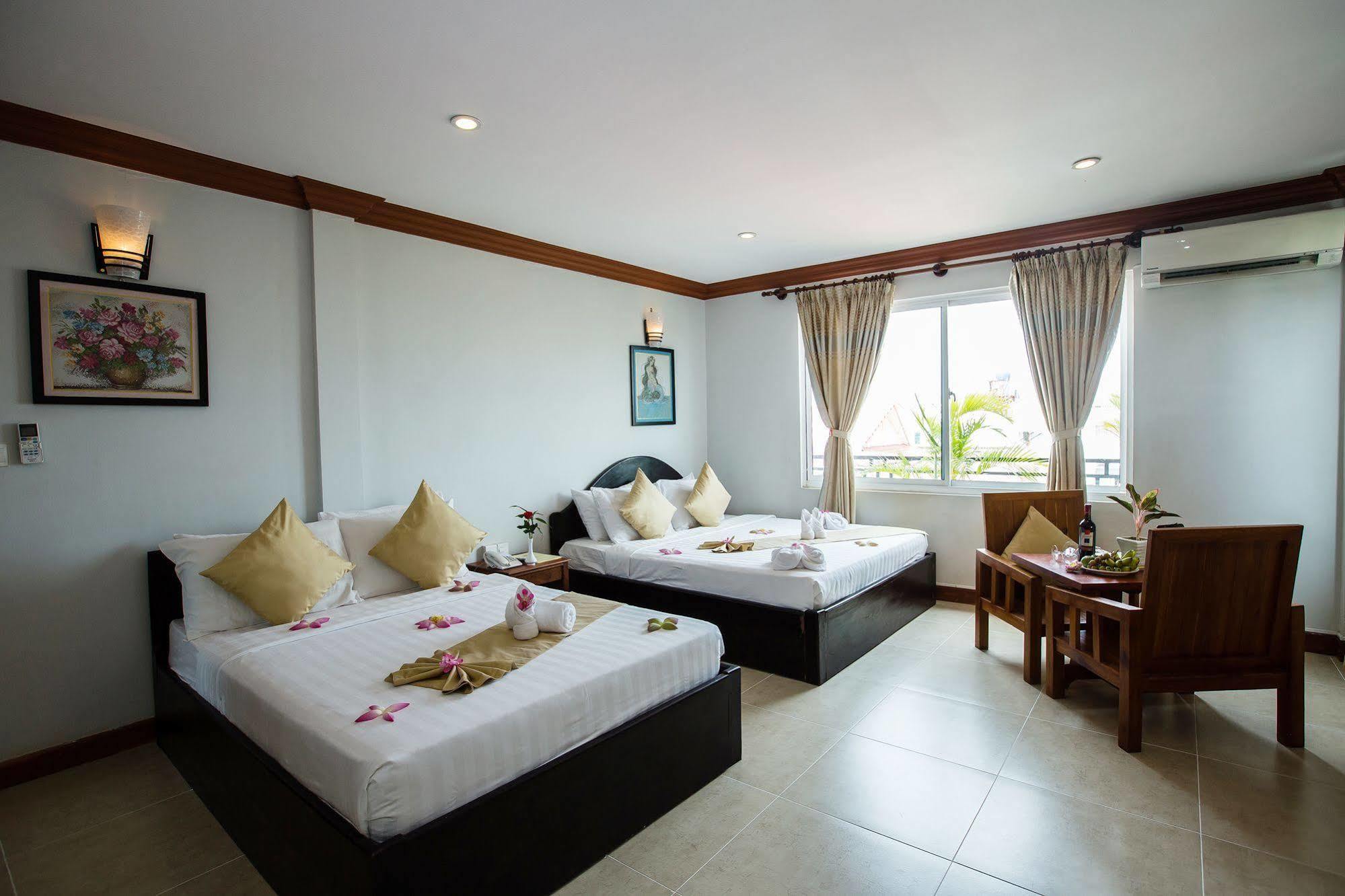 Kingfisher Angkor Hotel Сием Реап Екстериор снимка