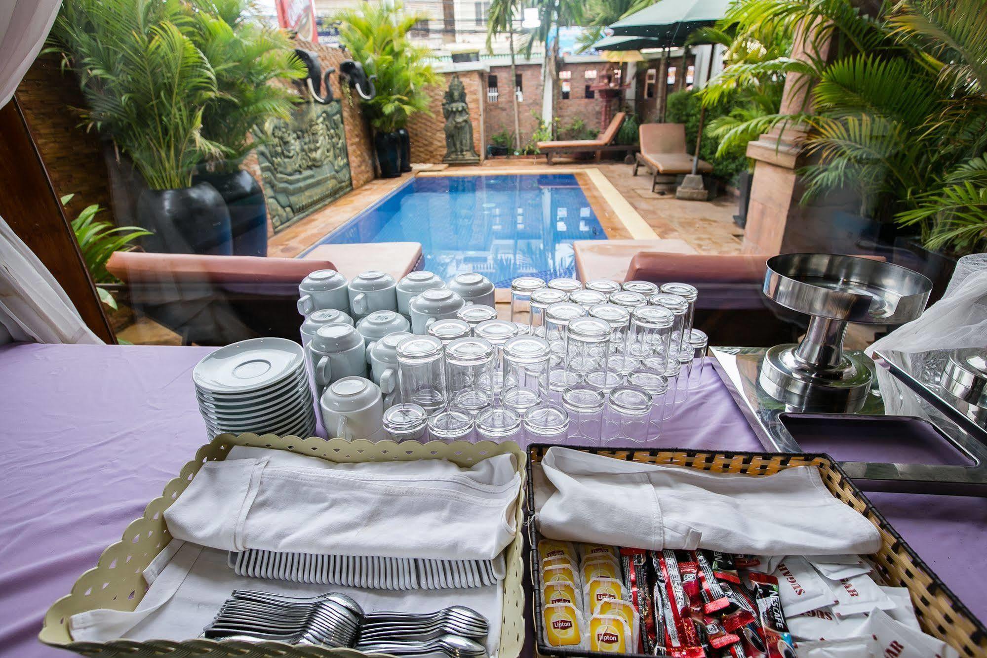 Kingfisher Angkor Hotel Сием Реап Екстериор снимка