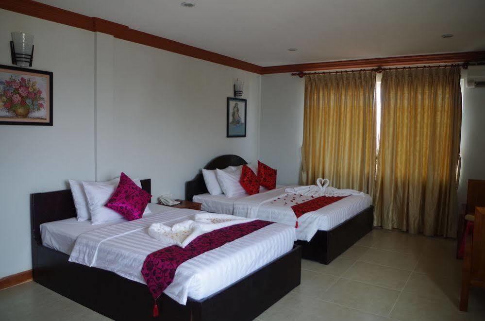 Kingfisher Angkor Hotel Сием Реап Екстериор снимка